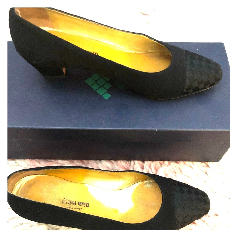 1990s Impeccable Bottega Veneta pumps